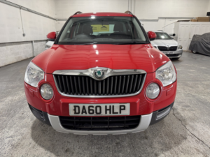 2010 Skoda Yeti 2.0 Tdi Se in Red — image 2