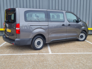 2021 Vauxhall Vivaro Electric Auto 9-SEAT — image 2