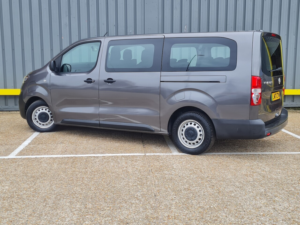 2021 Vauxhall Vivaro Electric Auto 9-SEAT — image 3