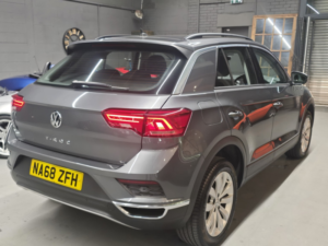2018 Volkswagen T-Roc 1.0 Tsi Se in Grey — image 5