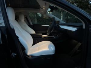 2024 Tesla Model Y Long Range Auto Rwd 5dr in Black — image 3