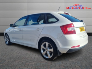 2014 Skoda Rapid Spaceback 1.2 Tsi Elegance in White — image 5