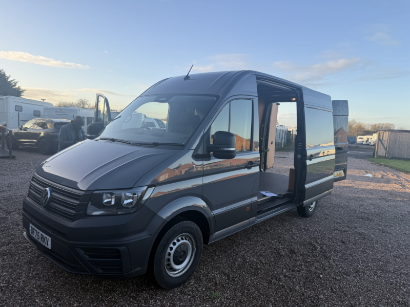 2026 Volkswagen Crafter 2.0 Tdi Cr35 Commerce Plus in Grey — image 1