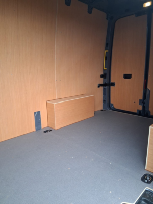 2026 Volkswagen Crafter 2.0 Tdi Cr35 Commerce Plus in Grey — image 4