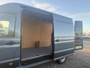 2026 Volkswagen Crafter 2.0 Tdi Cr35 Commerce Plus in Grey — image 6
