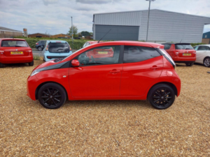 2017 Toyota Aygo 1.0 Vvt-I X-Style Euro 6 5dr in Red — image 5