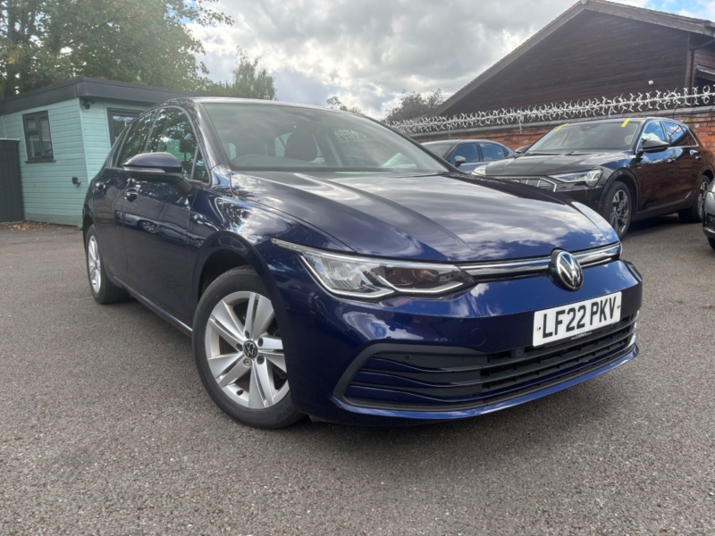 2022 Volkswagen Golf 1.0 Etsi Mhev Life Hatchback 5dr Petrol Hybrid DSG Euro 6 (s/s) (110 Ps) in Blue — image 1