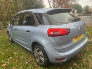 2015 Citroen C4 Picasso 1.6 E-Hdi Exclusive in Blue — image 6