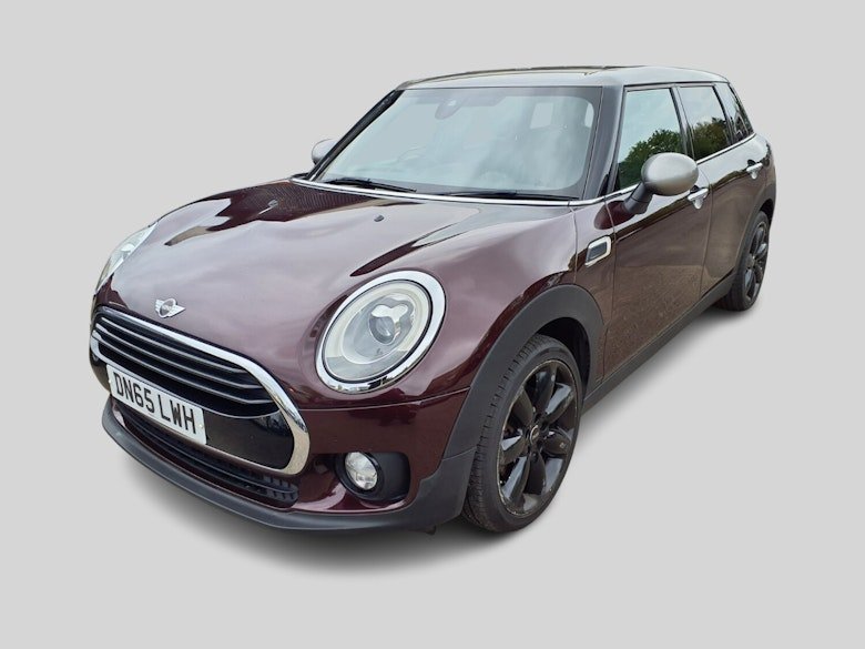 2015 MINI Clubman 1.5 Clubman Cooper in Red — image 1