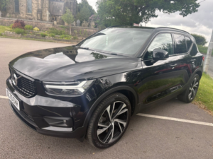 2020 Volvo Xc40 1.5 R-Design Pro T5 Plug-In Hybrid Fwd in Black — image 3