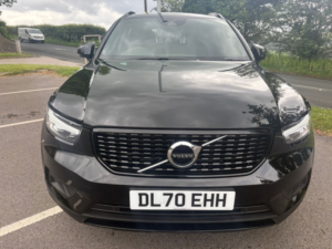 2020 Volvo Xc40 1.5 R-Design Pro T5 Plug-In Hybrid Fwd in Black — image 5