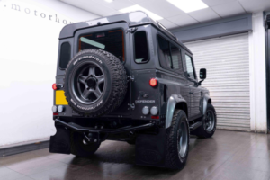 2014 Land Rover Defender 90 2.2 Tdci Xs 4WD Swb Euro 5 3dr in Grey — image 4