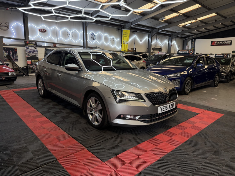 2016 Skoda Superb 2.0 Tdi Se L Executive in Beige — image 1