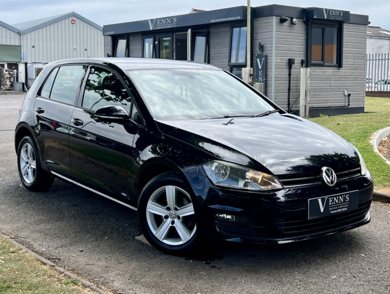 2015 Volkswagen Golf 1.6 Tdi Bluemotion Tech Match in Black — image 1