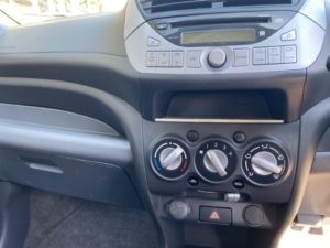 2013 Suzuki Alto 1.0 12v Sz in White — image 4