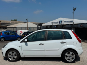 2007 Ford Fiesta 1.4 Td Zetec Climate 5dr in White — image 5
