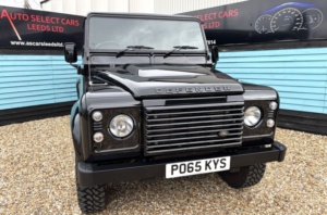 2016 Land Rover 90 Defender 2.2 Tdci Landmark Station Wagon 4WD in Black — image 4