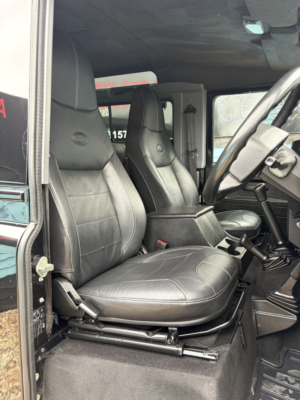 2016 Land Rover 90 Defender 2.2 Tdci Landmark Station Wagon 4WD in Black — image 6