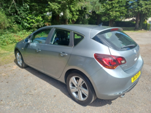 2015 Vauxhall Astra 2.0 Cdti Ecoflex Sri in Silver — image 6