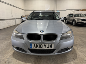 2010 BMW 3 Series 2.0 318i Se Touring in Blue — image 2