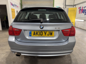 2010 BMW 3 Series 2.0 318i Se Touring in Blue — image 6