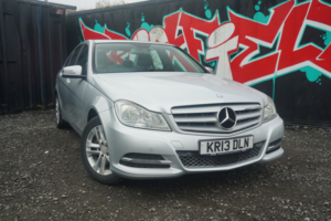 2013 Mercedes-Benz C Class 2.1 C220 Cdi Blueefficiency Executive Se Saloon 4dr Diesel G-Tronic+ Euro 5 (s/s) (170 Ps) in Silver — image 2