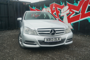 2013 Mercedes-Benz C Class 2.1 C220 Cdi Blueefficiency Executive Se Saloon 4dr Diesel G-Tronic+ Euro 5 (s/s) (170 Ps) in Silver — image 3
