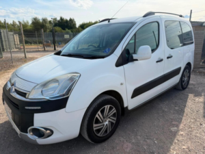 2013 Citroen Berlingo 1.6 Hdi Xtr Multispace MPV Euro 5 5dr in White — image 5