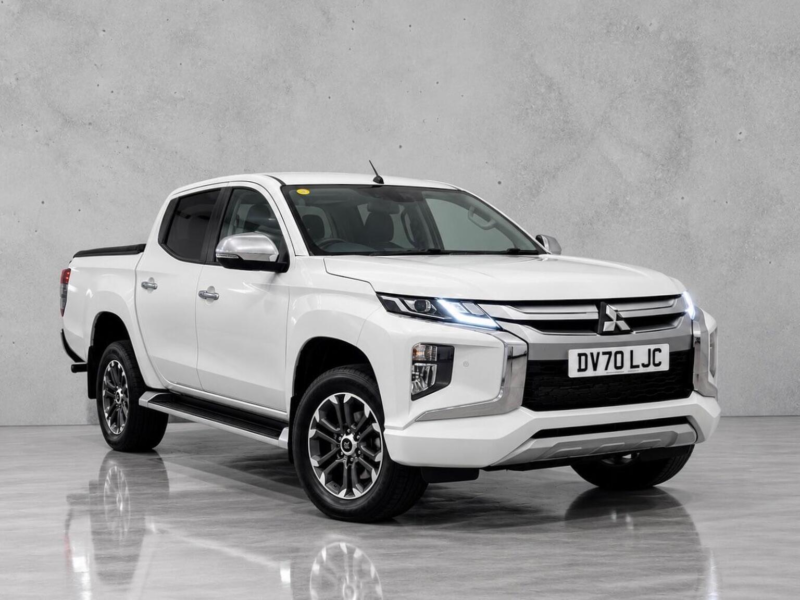 2020 Mitsubishi L200 2.2 Di-D Dc Barbarian X Auto 4WD Euro 6 (s/s) 4dr in White — image 1