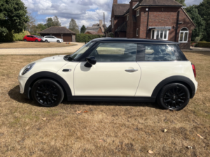 2019 MINI Hatch 1.5 3-Door Hatch Cooper Classic Auto in White — image 3