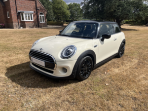 2019 MINI Hatch 1.5 3-Door Hatch Cooper Classic Auto in White — image 6
