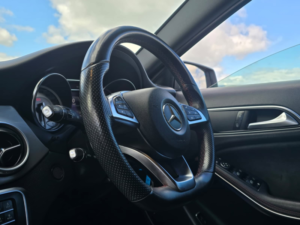 2015 Mercedes-Benz Gla 2.1 Gla220d Amg Line SUV 5dr Diesel 7g-Dct 4matic Euro 6 (s/s) (177 Ps) in Grey — image 5