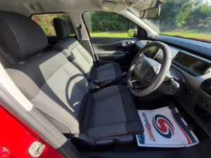 2015 Citroen C4 Cactus 1.2 Puretech Feel Hatchback 5dr Petrol Manual Euro 6 (s/s) (110 Ps) in Red — image 4