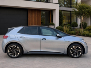 2022 Volkswagen Id.3 Pro Performance 58kwh Family Auto 5dr in Blue — image 4