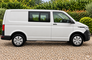 2023 Volkswagen Transporter 2.0 Tdi T30 Startline 5 SEAT Kombi in White — image 3