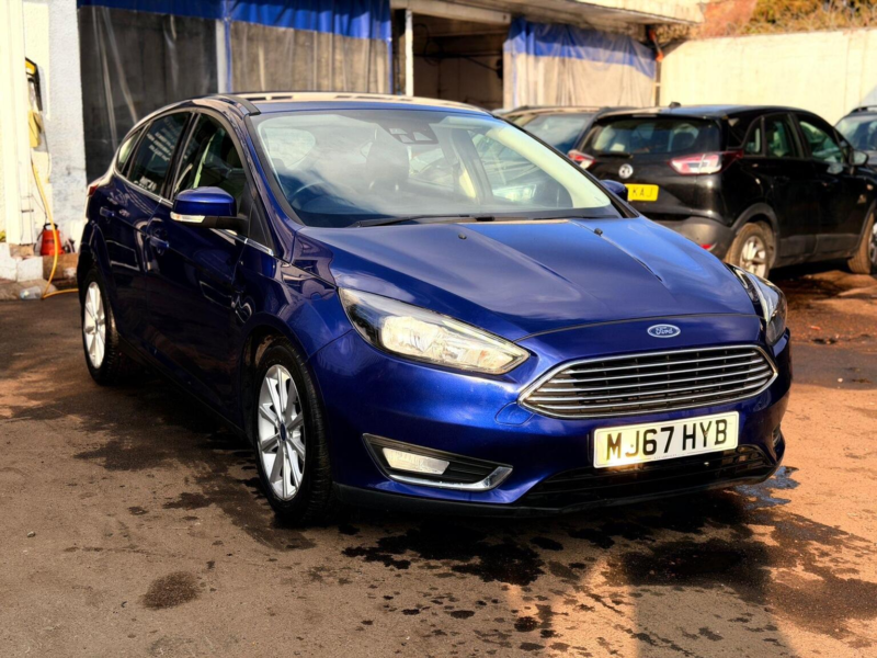 2017 Ford Focus 1.0t Ecoboost Titanium Euro 6 (s/s) 5dr in Blue — image 1