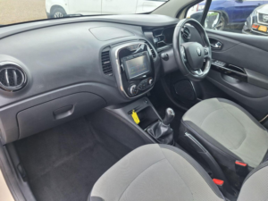 2017 Renault Captur 1.5 Dci Energy Dynamique Nav Euro 6 (s/s) 5dr in White — image 3