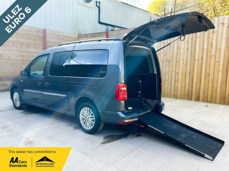 2018 Volkswagen Caddy Maxi Life 5 SEAT Auto Wheelchair Accessible Disabled Access Vehicle Wav in Grey — image 1