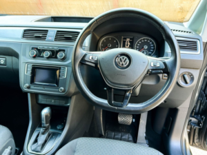 2018 Volkswagen Caddy Maxi Life 5 SEAT Auto Wheelchair Accessible Disabled Access Vehicle Wav in Grey — image 2