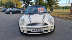 2005 MINI Convertible 1.6 One Convertible in White — image 4
