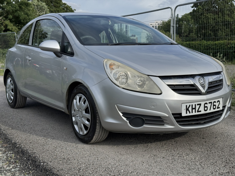 2008 Vauxhall Corsa 1.4 I 16v Club in Silver — image 1