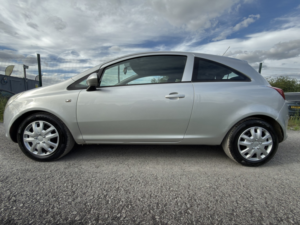 2008 Vauxhall Corsa 1.4 I 16v Club in Silver — image 4