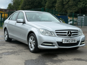 2012 Mercedes-Benz C Class 2.1 C220 Cdi Blueefficiency Executive Se Saloon 4dr Diesel G-Tronic+ Euro 5 (s/s) (170 Ps) in Silver — image 3