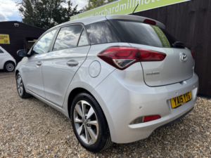 2015 Hyundai I20 1.2 Blue Drive Se in Silver — image 4