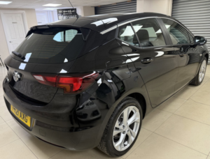 2021 Vauxhall Astra 1.2 Turbo Sri Hatchback 5dr Petrol Manual Euro 6 (s/s) (145 Ps) in Multicolour — image 4