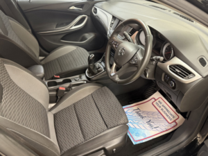 2021 Vauxhall Astra 1.2 Turbo Sri Hatchback 5dr Petrol Manual Euro 6 (s/s) (145 Ps) in Multicolour — image 5