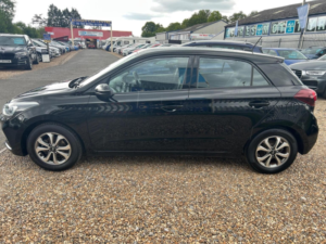 2018 Hyundai I20 1.2 Se Launch Edition Euro 6 (s/s) 5dr in Black — image 4