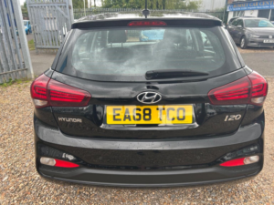 2018 Hyundai I20 1.2 Se Launch Edition Euro 6 (s/s) 5dr in Black — image 6