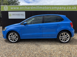 2015 Volkswagen Polo 1.2 Tsi Bluemotion Tech Sel in Blue — image 3