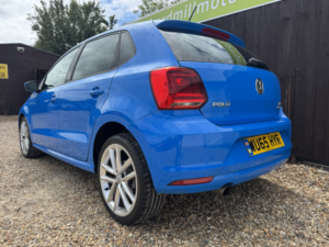2015 Volkswagen Polo 1.2 Tsi Bluemotion Tech Sel in Blue — image 4